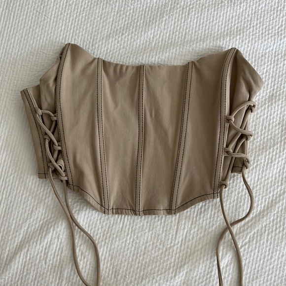 Corset - Picture 1 of 5